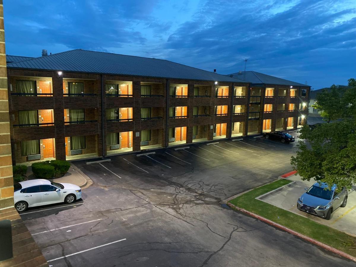 Motel 6 Oklahoma City Ok Fairgrounds West Exterior photo