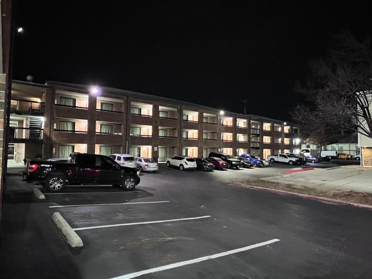 Motel 6 Oklahoma City Ok Fairgrounds West Exterior photo